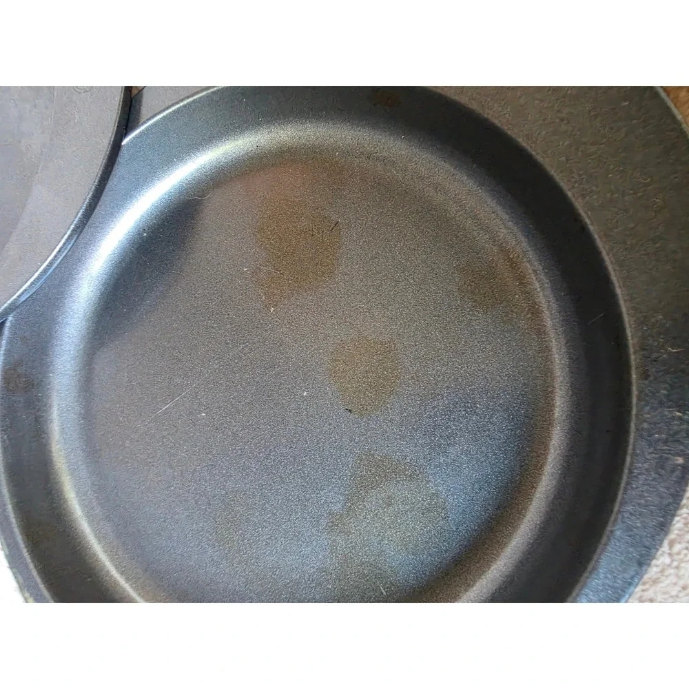 Wilton Easy Layers 6 Inch Round Cake Pan Set of 4 Non-Stick Steel Gray